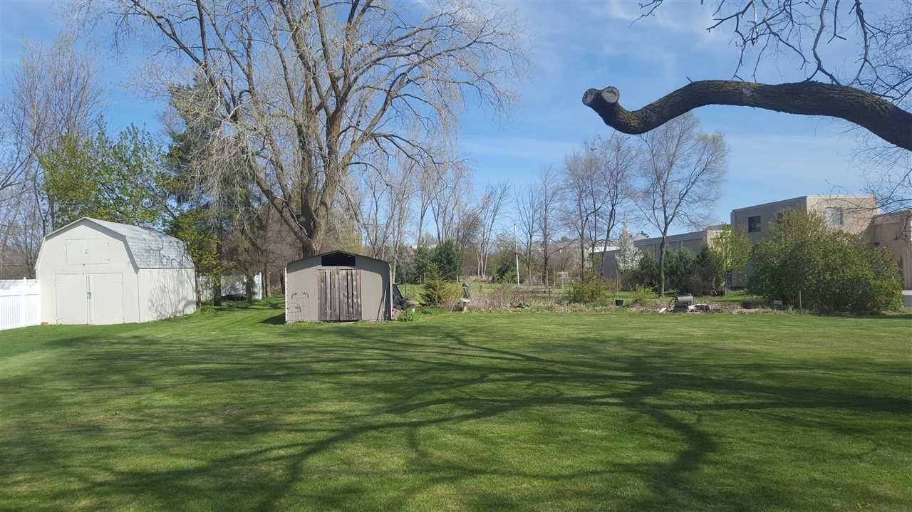 1531 E Pierson Rd, Flushing, MI 48433